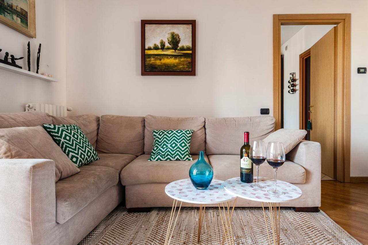 Hostly - Family Strada Dell'olio - Brand New 2br, 2 Bathrooms With Ac